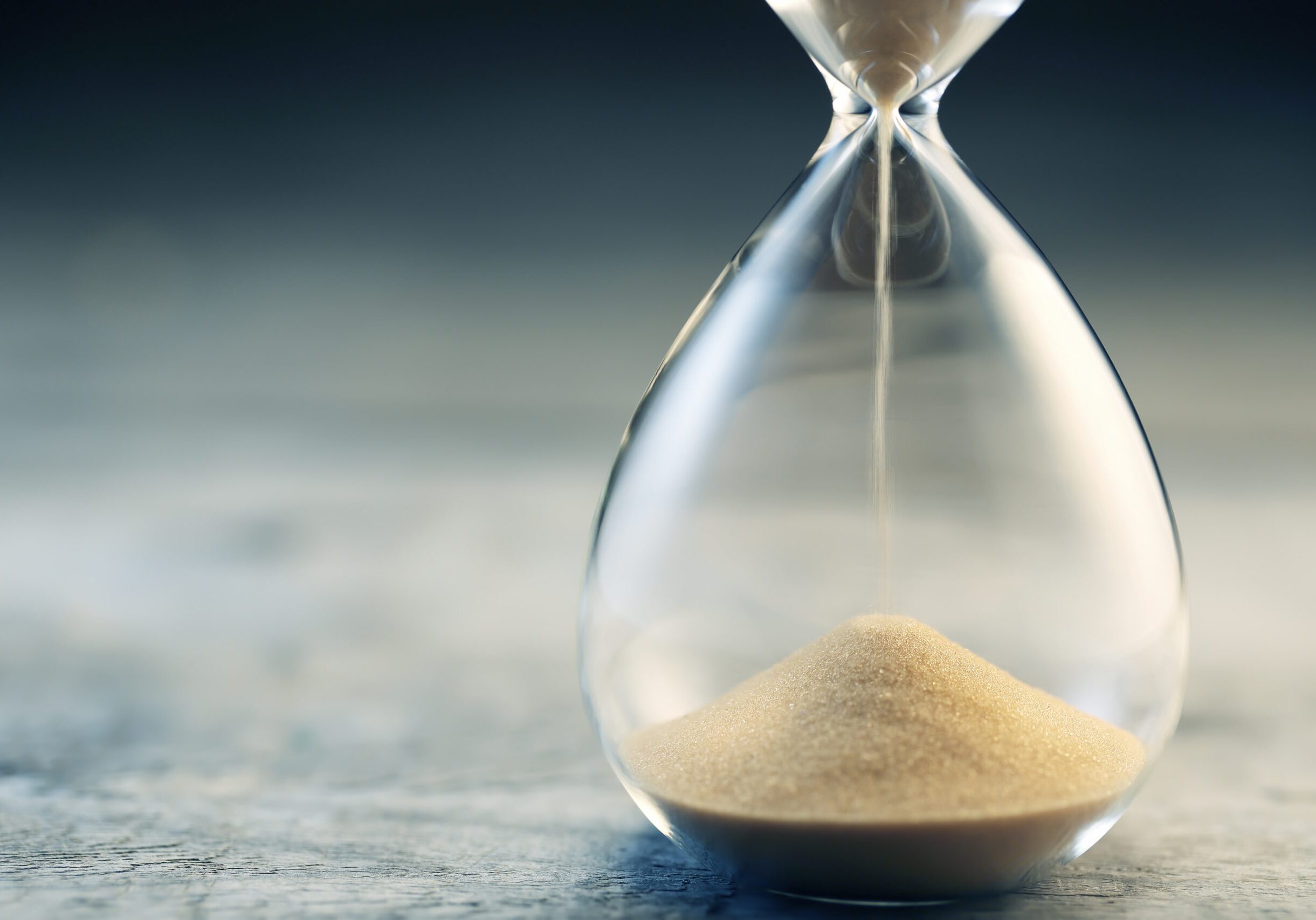 Sanduhr als Symbol für das Verrinnen der Zeit